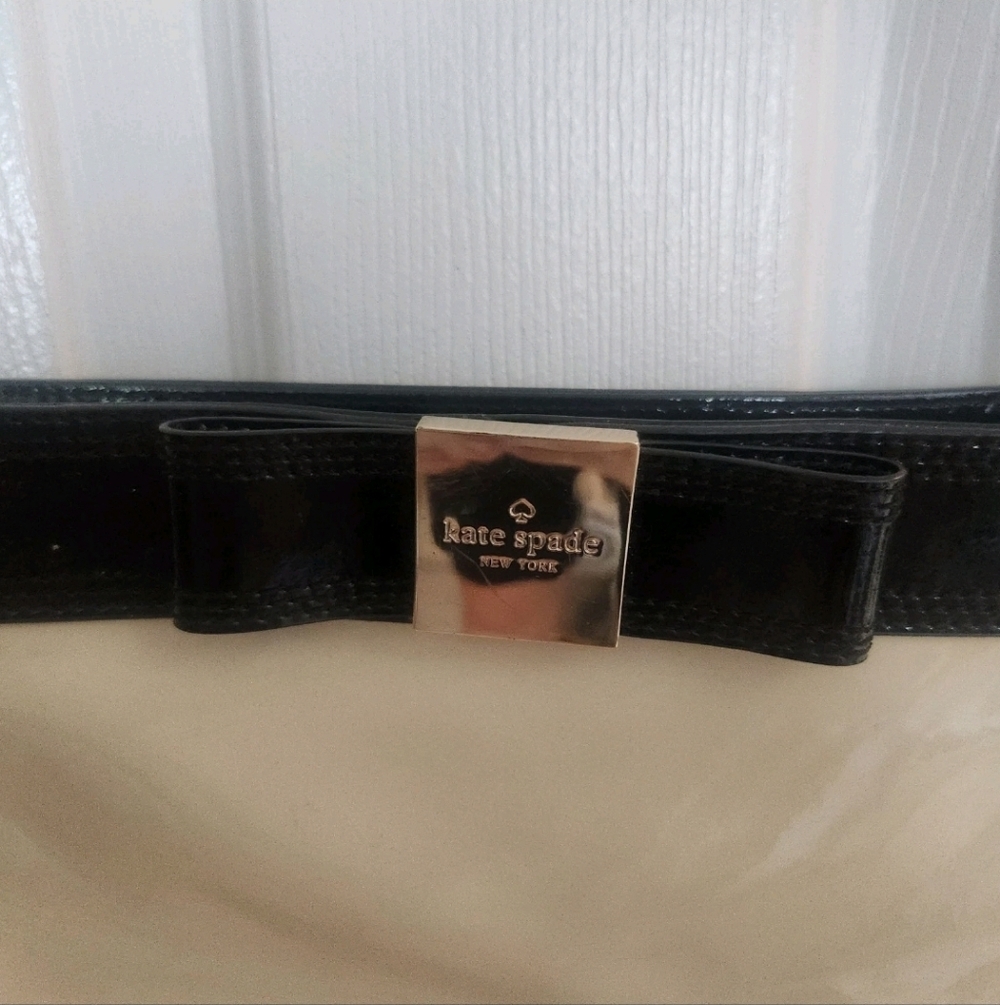 Kate Spade Patent Leather Montford Park Angelica Crossbody Bag Bow Black Cream - Picture 3 of 7